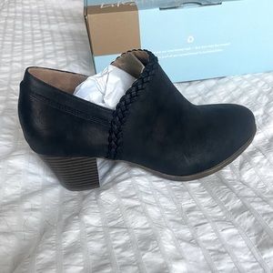 Lifestrides Black Booties